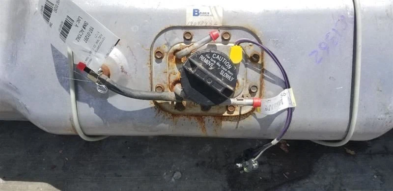 94 CHEVY CORVETTE C4 GASOLINE FUEL TANK ASSEMBLY Foto 4 de 4