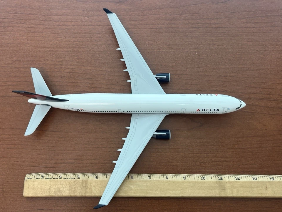 Large & Impressive Delta Airbus A330-300 1/200 Scale Desktop Travel Agency Model - Image 4 of 4