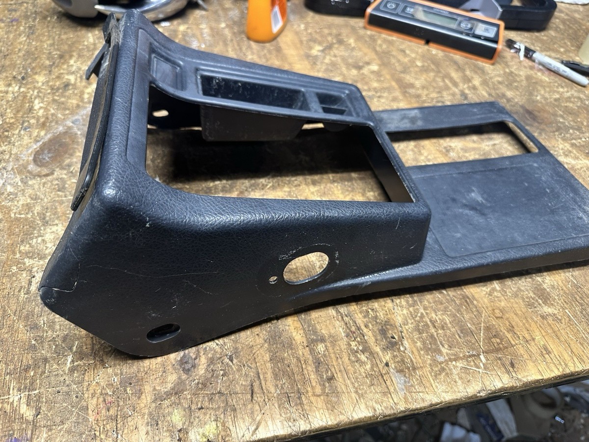 89-98 GEO TRACKER SUZUKI SIDEKICK A/T CENTER SHIFTING CONSOLE