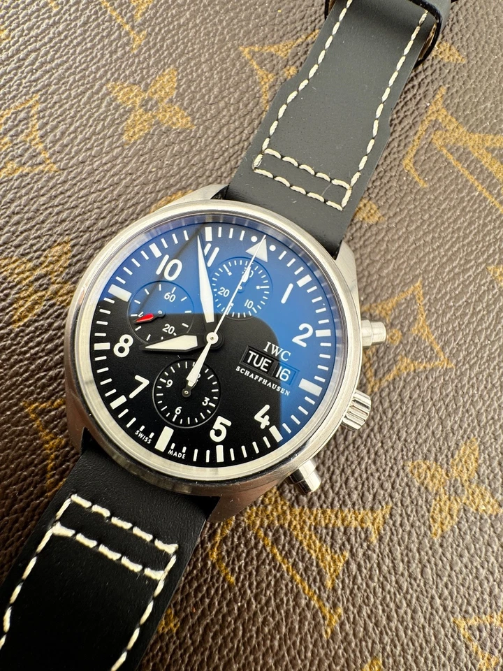 IWC Pilot Chronograph Fliegeruhr Automatic Calibre Black Dial Swiss Made - Bild 2 von 4