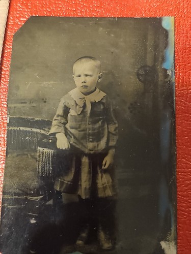 Antique Tin Type Portrait Photo Young Boy (I) - Picture 2 of 3