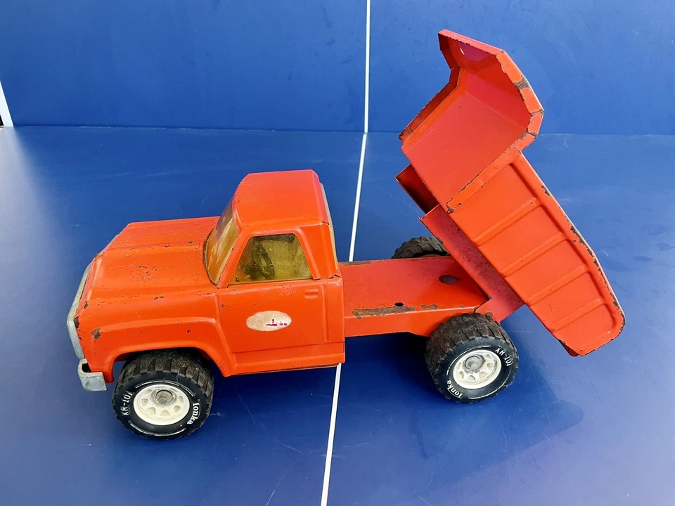 Vintage 1970’s Red Tonka Dump Truck Pressed Steel, Serial No. 13190 - image 4 of 4