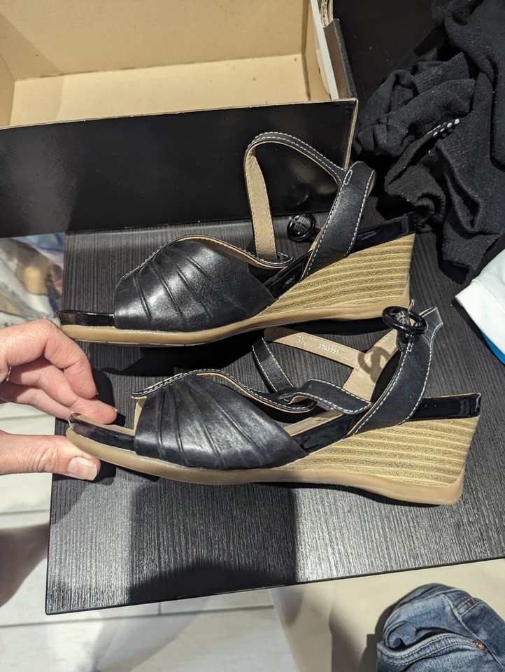 Ladies Footglove Black Leather Sandals. Size 3.5 eBay