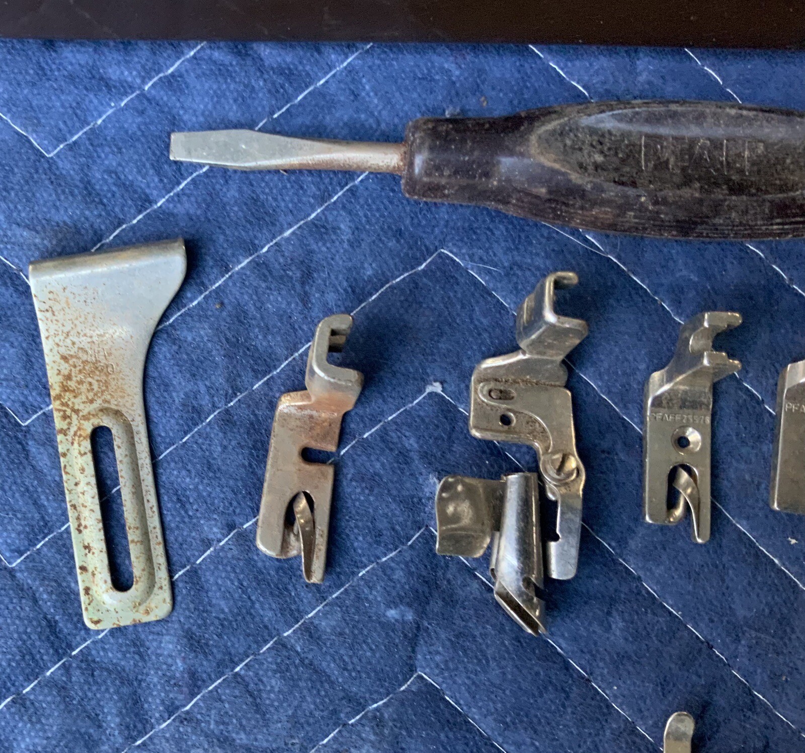 Pfaff 30 sewing machine Heavy Duty Sewing Machine Working W’ Extras