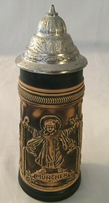 E & R Golden Crown Brown Munich Lidded Stein