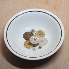 Myott Zinnia Serving Bowl Large Dish Ironstone 22cm Retro Floral Design 8.5 Inch