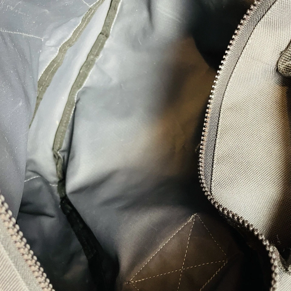 Bandolera Bolso Mensajero Yak Pak Brooklyn Nueva York Gris Oscuro Computadora Portátil Foto 4 de 4