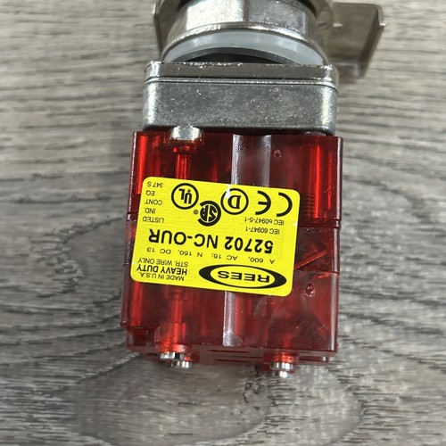 Rees 40102-312 Rojo Mantenido Pulsador Amarillo Tapa Operador Fabricante Original - Imagen 3 de 8