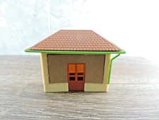 Assembled Plastic Trackside Building HO 3 x2 x2 