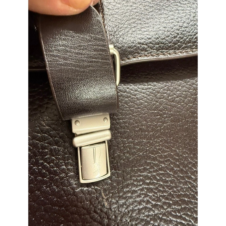 Maletín de cuero "KENNETH COLE NEW YORK" DE COLECCIÓN DK. Bolso mensajero marrón/negro  Foto 4 de 4