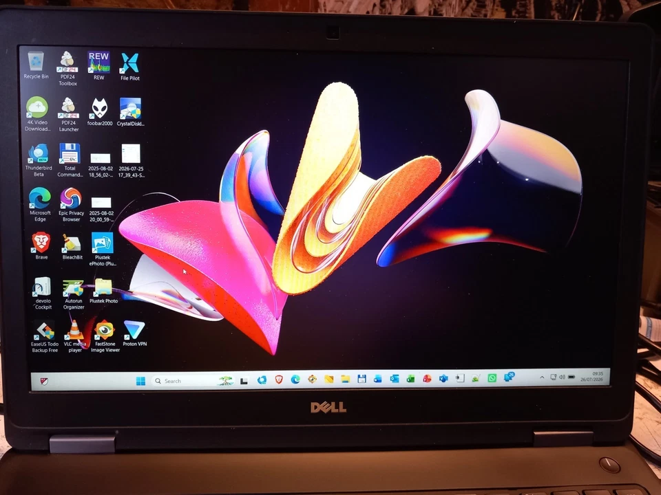 Dell Latitude E5570 · i5-6300U · 16GB · 256GB, photo 1 of 5