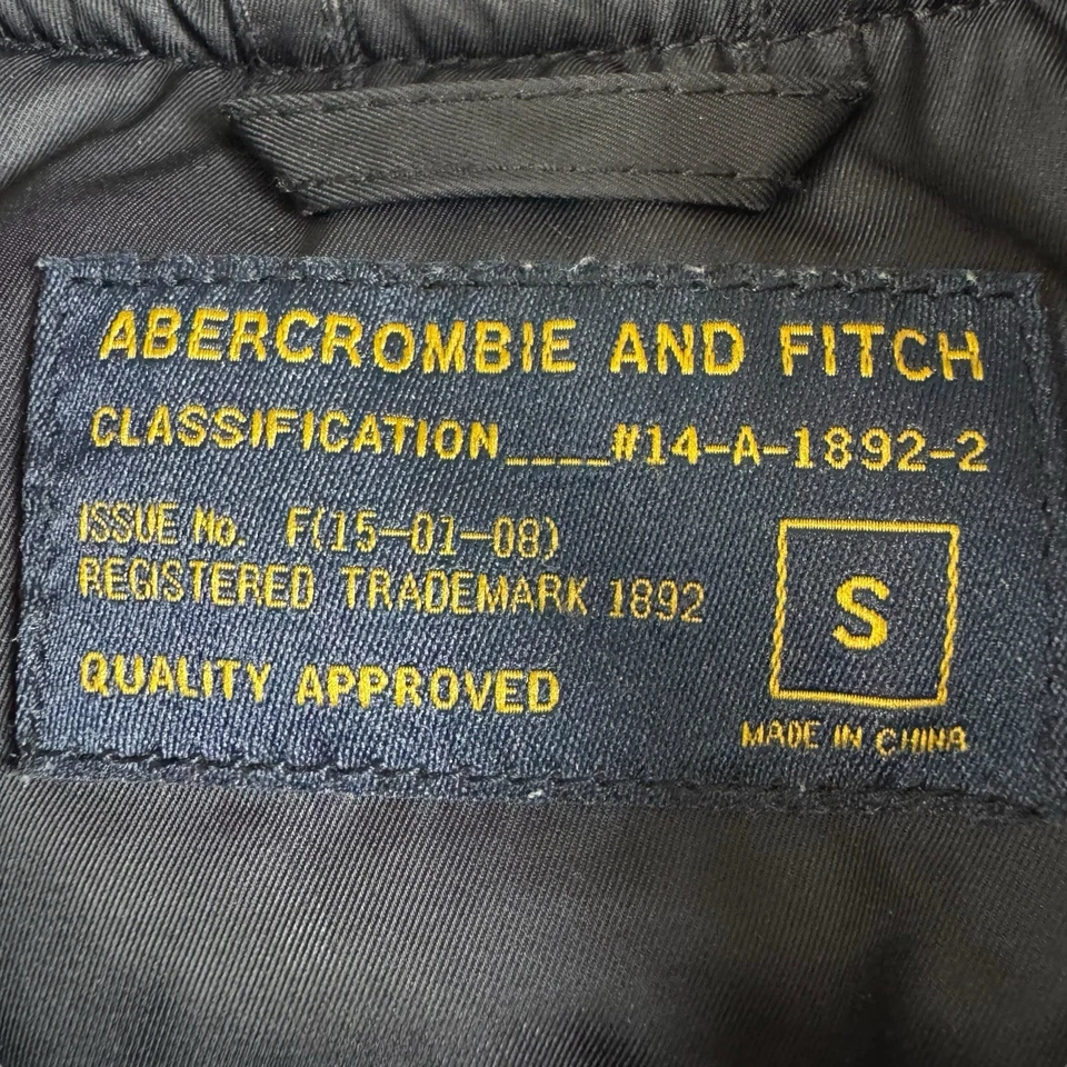 Abercrombie & Fitch Black Bomber Jacket Men’s Small Quilted Flight - Image 3 of 4