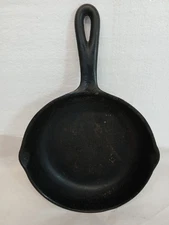   cast iron skillet 7 3/4 inch 2 Spout Frying Pan 
