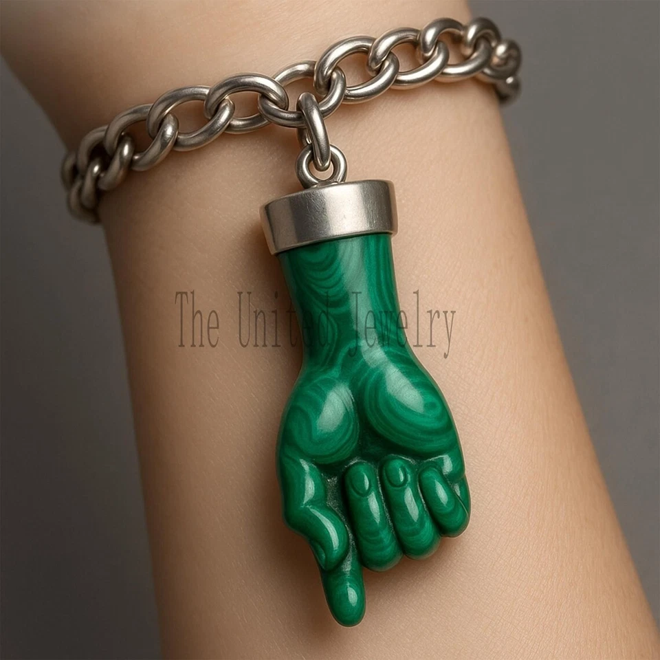 Vintage Malachite Figa Pendant: Sterling Silver Italian Good Luck Charm - Image 2 of 2