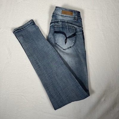 YMI WannaBettaButt Light Wash Skinny Jeans Blue Faded  Mid Rise Juniors Size 11