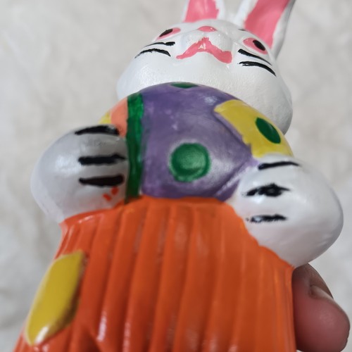 Vintage 1977 Ceramic Easter Bunny Figurine E.T. (small spot shown in pictures) - Imagen 15 de 22