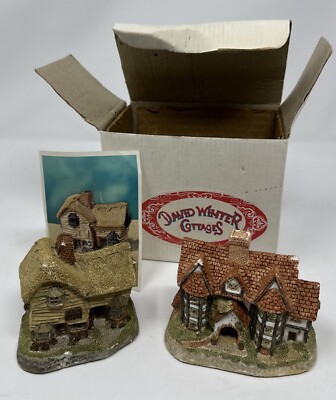DAVID WINTER COTTAGES LOT OF 2 - Village Shop & Shire Hall W/box