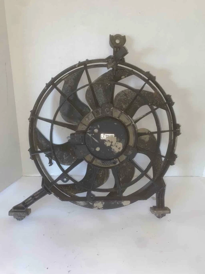 Radiator Electric Cooling Motor Fan Assembly PONTIAC GRAND AM 3.1 95 96 97 98 - Image 2 of 4