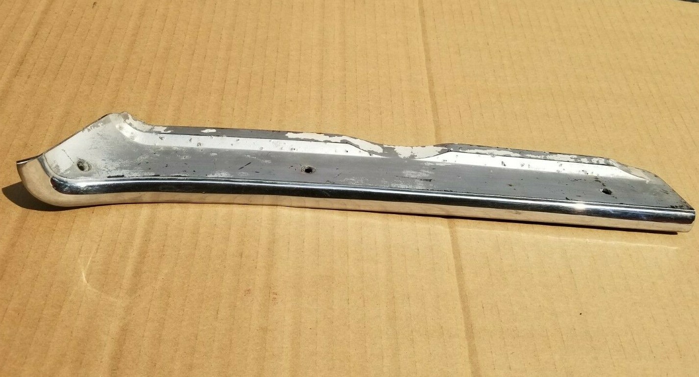 🔥19711973 MERCURY COUGAR HOOD LIP MOLDING TRIM RIGHT SIDE D1WB16856