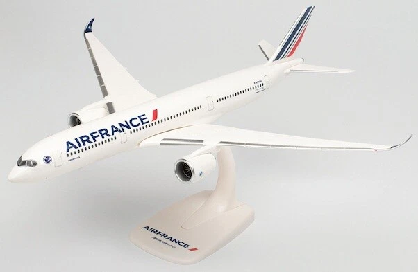 Air France Airbus A350-900 F-HTYM 1/200 scale desk model NEW Herpa