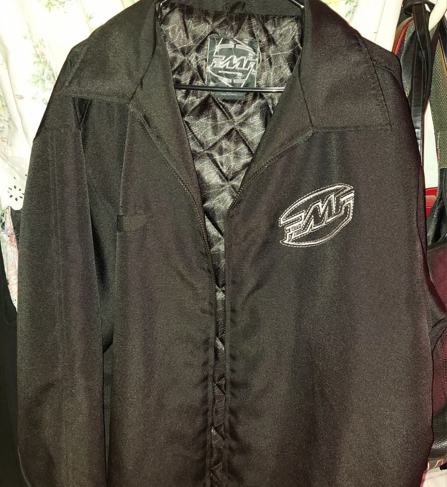Chaqueta FMF Hombre Talla 2X Abrigo INTL Cremallera Frontal Grande Bordado Acolchado Bolsillo Brazo  Foto 3 de 4