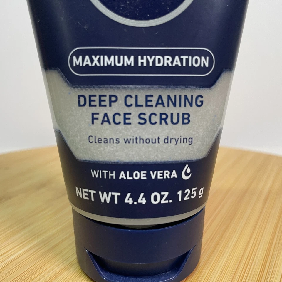 NIVEA MEN Maximum Hydration Deep Cleaning Face Scrub 4.4 oz Aloe Vera Exfoliate - Image 2 of 4