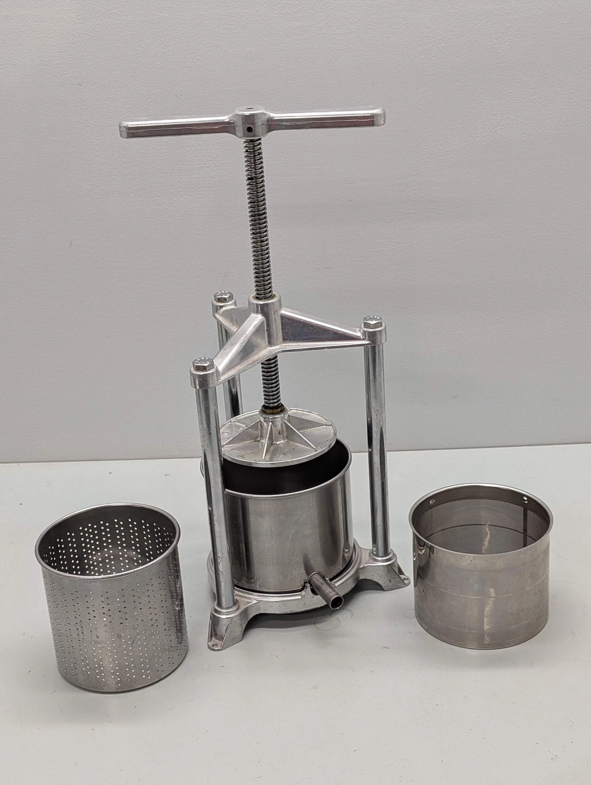 Ferrari Cross Beam Fruit Press