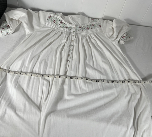 Eileen West White Cotton Nightgown Size Medium Button Front Embroidered Pockets - Picture 12 of 13