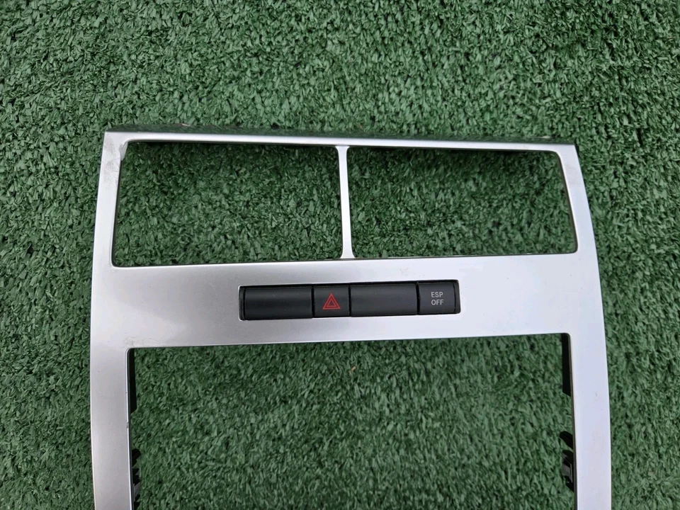 Dodge Charger Magnum 2005 06 07 radio bisel embellecedor con interruptor de control de clima de CA Foto 4 de 4