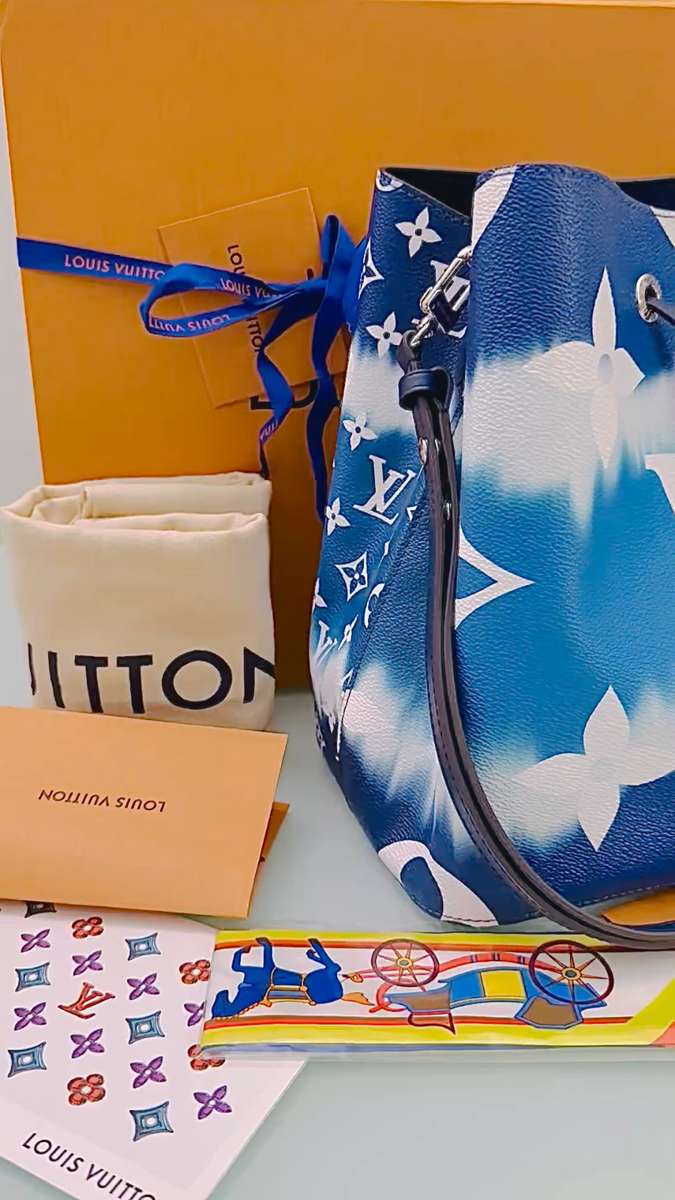 New Auth LOUIS VUITTON ESCALE GIANT MONOGRAM BLUE NEONOE Limited