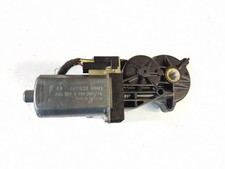 MERCEDES-BENZ GLK X204 Sitzsteuerungsmotor vorne links 0390203274 3.50 37945171 MERCEDES-BENZ GLK X204 Sitzsteuerungsmotor vorne links 0390203274 3.50 37945171