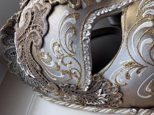 Vintage Venetian Mask Made In Italy - Picture 8 of 10