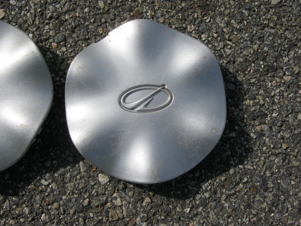Calotas de centro de roda de liga leve Oldsmobile Alero genuínas 1999 a 2003 prata - Imagem 4 de 4