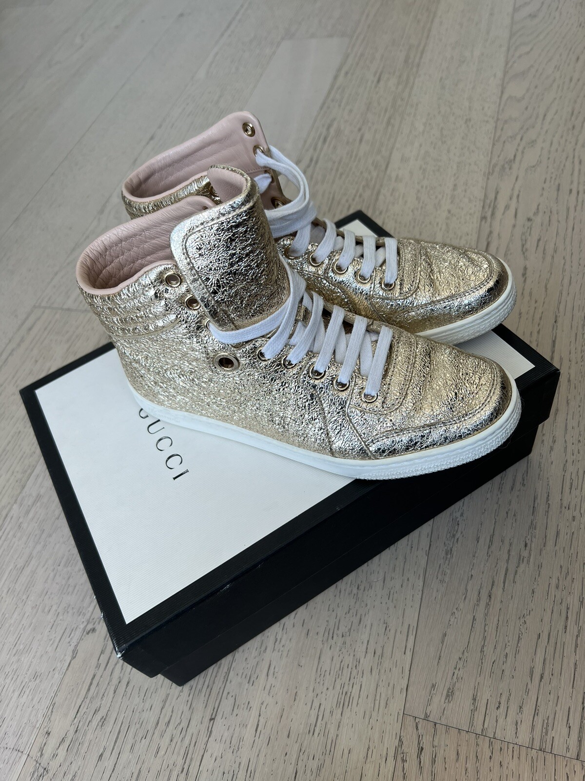 Gucci Womens Gold Sneakers Gem