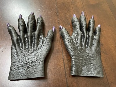ZAGONE STUDIOS BLACK RETRO HANDS PURPLE NAILS