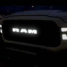 Emblema griglia RAM modello 1500 2019-2023 - finitura nera. 