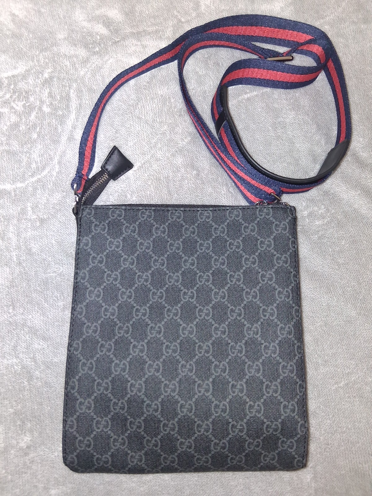 Gucci Black Messenger Bag thumbnail 3