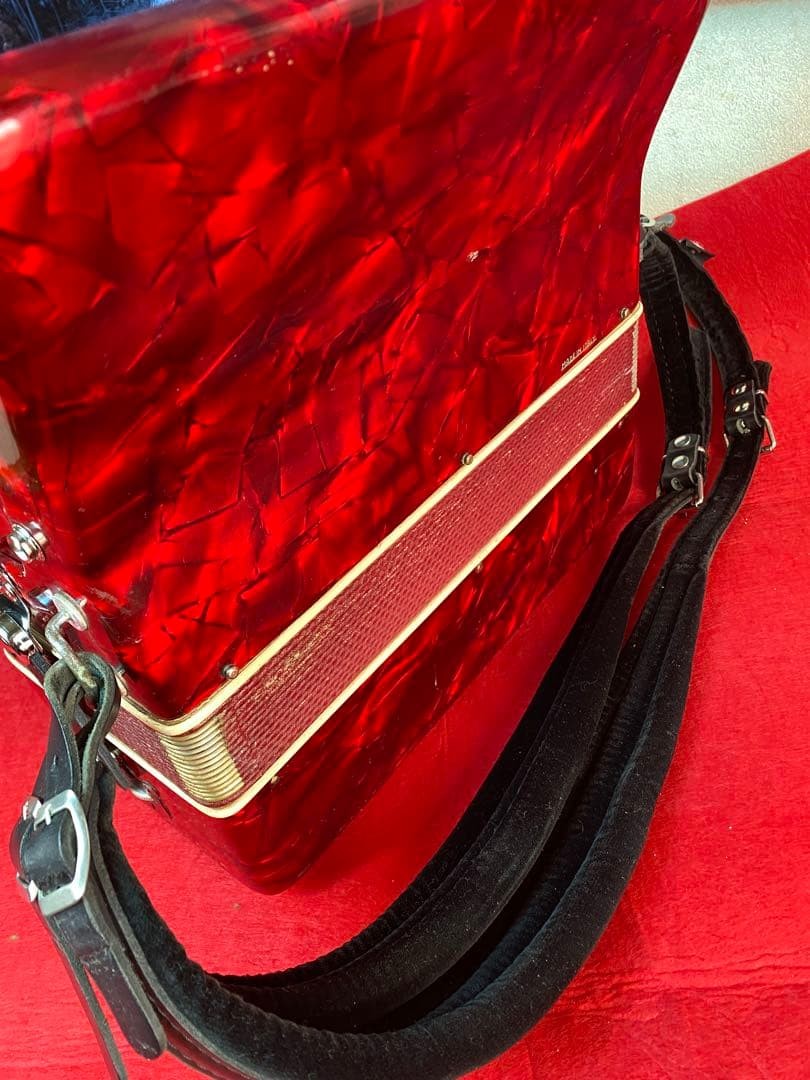 Crucianelli red accordion normal keyboard width MM.Perfect for