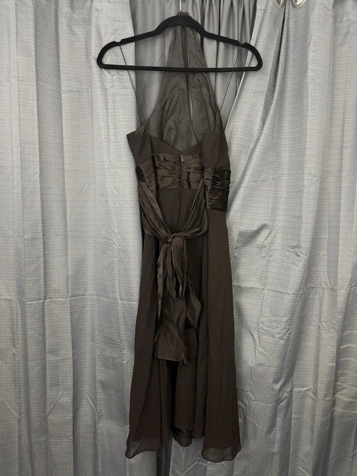 Vestido midi de seda Maggy London de colección Y2K para mujer 8 marrón seda halter acanalado duende Foto 2 de 4