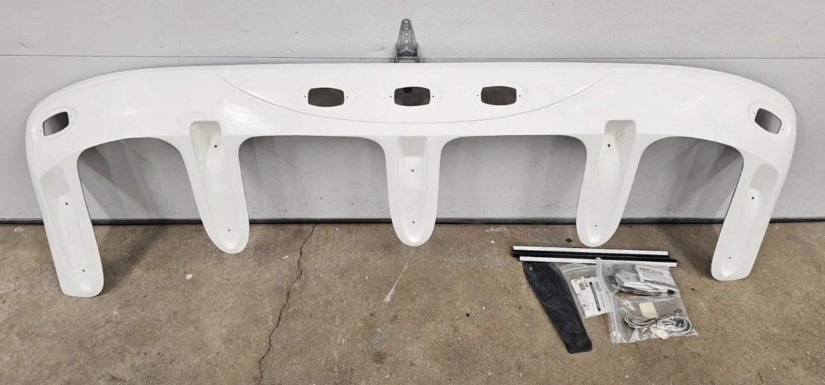 12300 NOS Lund Navistar Truck SV MV 4000 4300 Series Cab Visor