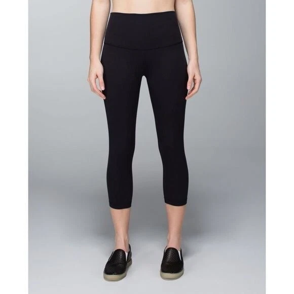 Lululemon Black Wunder Under Roll Down Crop Leggings