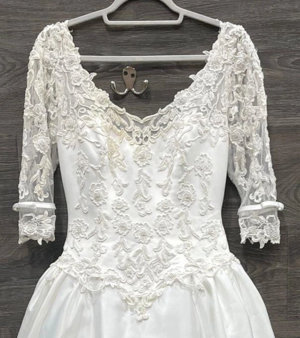 OFF WHITE Abito da sposa vintage Moonlight bianco sporco raso manica 3 4 velo taglia 10
