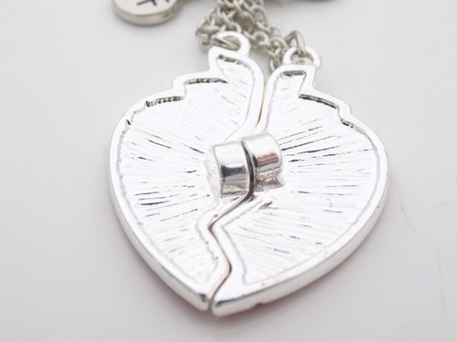 Best Friends Necklace Set Strawbery Heart Halves Gift for Bestie BFF Sisters - Picture 6 of 6