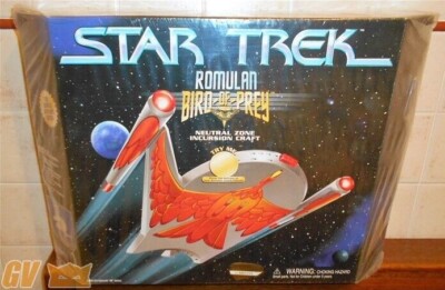 STAR TREK CLASSIC ROMULAN BIRD OF PREY DELUXE ELECTRONIC BY PLAYMATES USA 1995