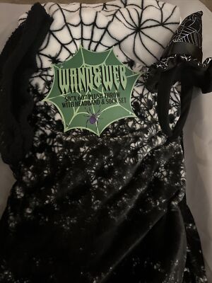 HALLOWEEN BLACK MILLIONS OF SPIDERS & SPIDERWEBS, THROW WITH BONUS 50 x60  NEW