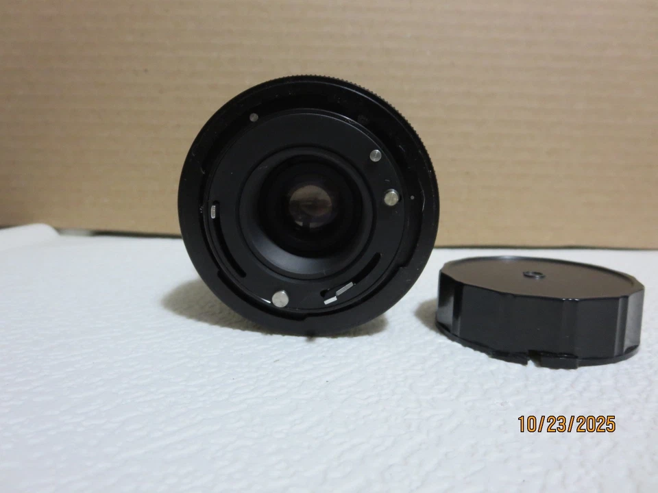 Vivitar Macro Focusing Zoom Lens 35-70mm f2.8 + f3.8 - Image 4 of 4