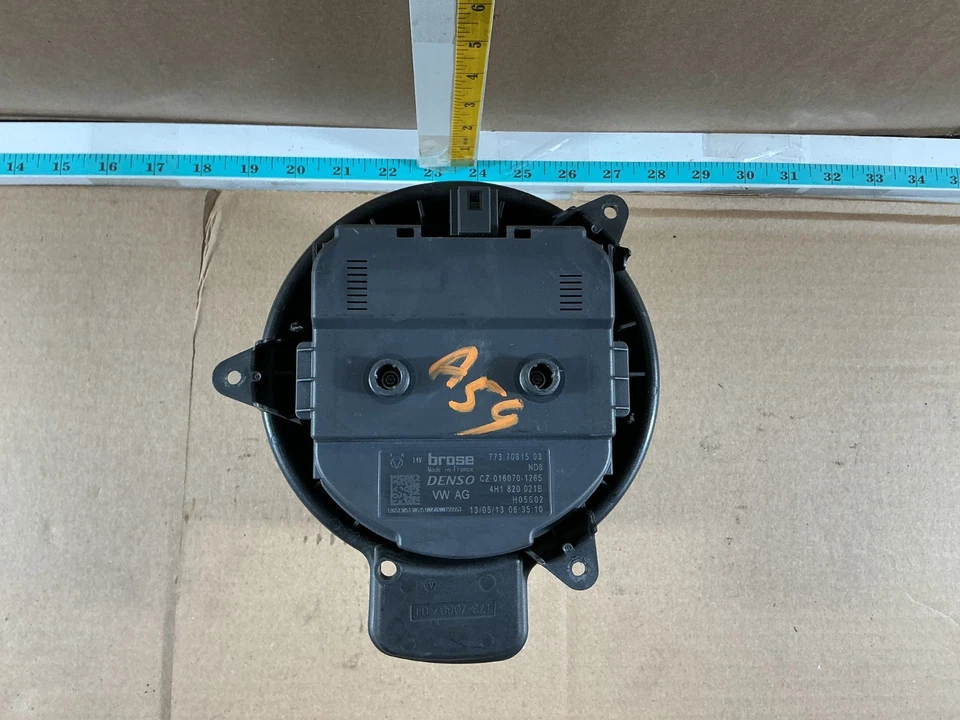 2012-2018 Audi A7 Quattro A/C Heater Blower Motor Fan Assembly 4H1820021B OEM - Image 2 of 4