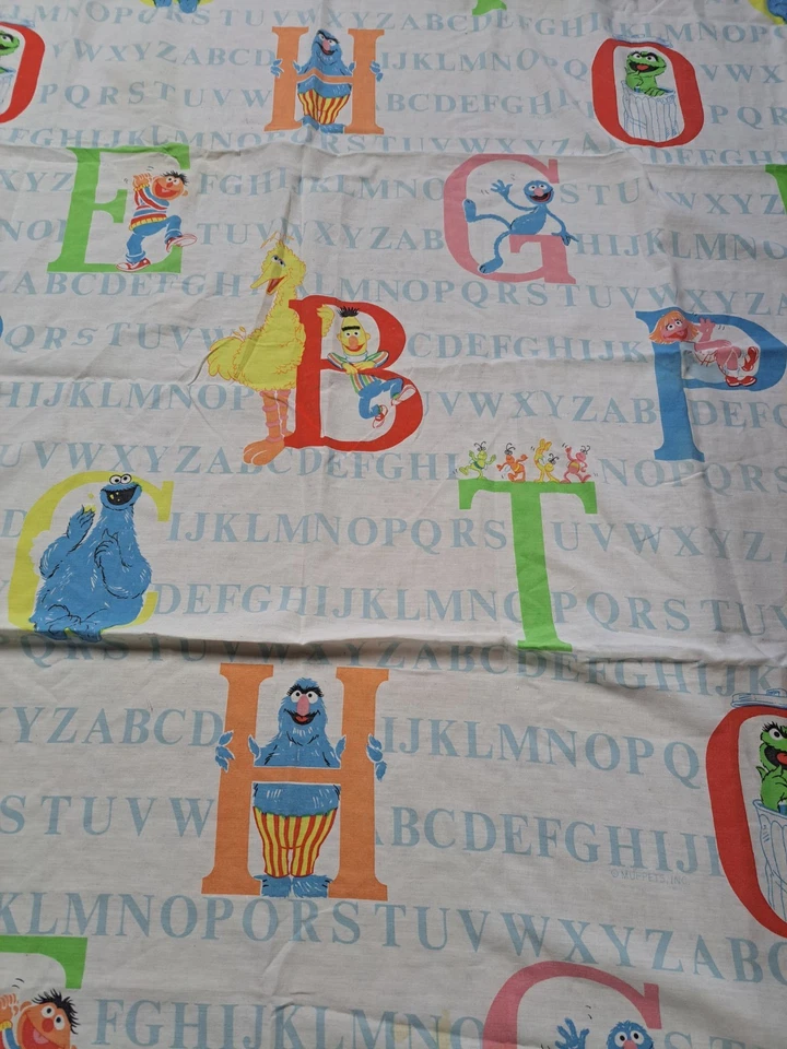 Hoja plana doble vintage de Plaza Sésamo con alfabeto Foto 2 de 4