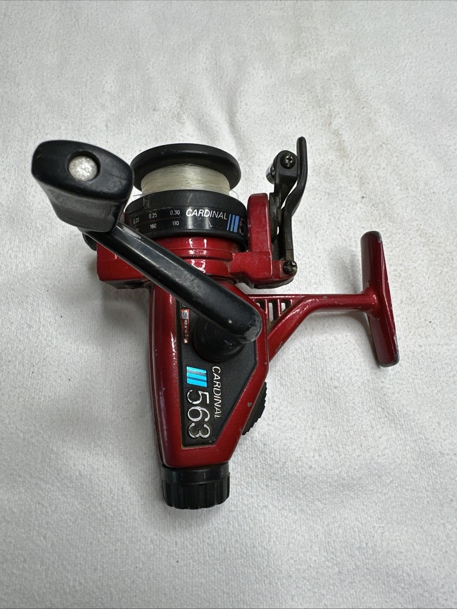 Red Abu Garcia Cardinal 563 Vintage Graphite High Speed Retrieve