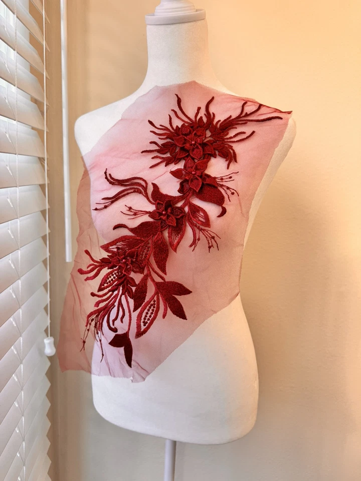 Aplique Rojo 52" x 7" en Flores 3D Bordadas y Cuentas Con Perlas Para Baile Foto 4 de 4